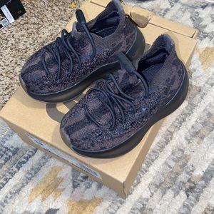 Yeezy Onyx
